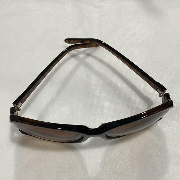 Tortoise Shell Tinted Plastic Sunglasses - Picture 7 of 11